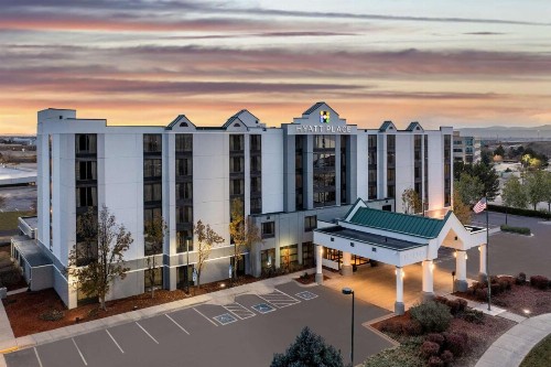 Hyatt Place Denver Airport - image 3