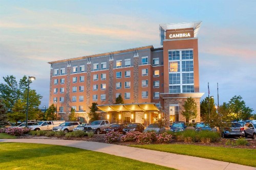 Cambria Hotel Denver International Airport - image 10