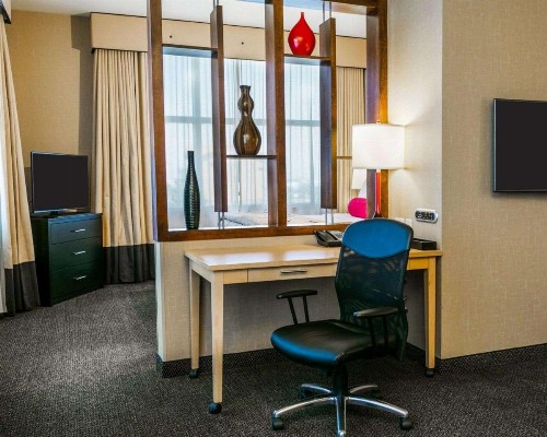 Cambria Hotel Denver International Airport - image 11