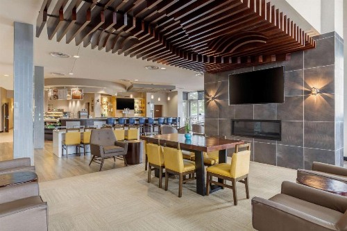 Cambria Hotel Denver International Airport - image 3
