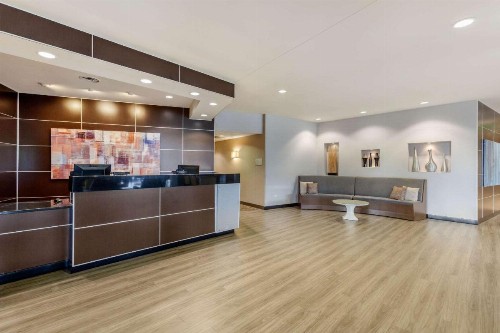 Cambria Hotel Denver International Airport - image 4