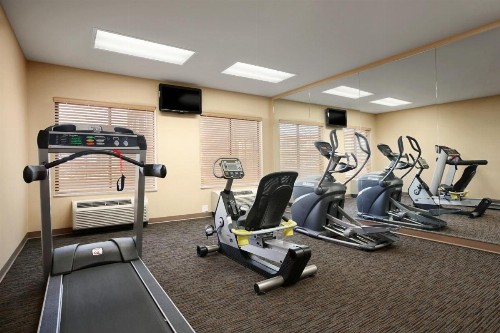 Baymont by Wyndham Denver International Airport - image 15
