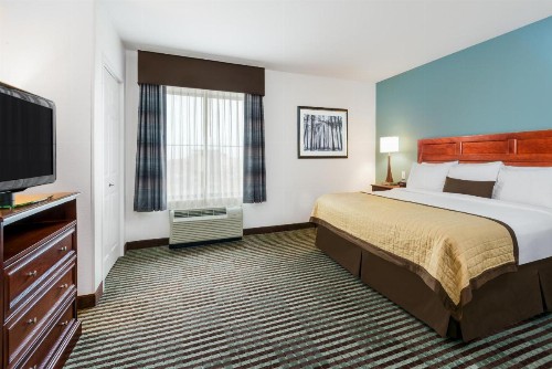 Baymont by Wyndham Denver International Airport - image 33