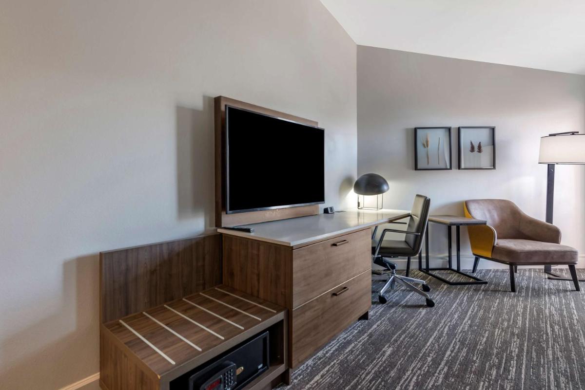 Best Western Premier Denver East - image 6
