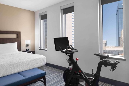Hampton Inn & Suites Denver Downtown Convention Center - image 11