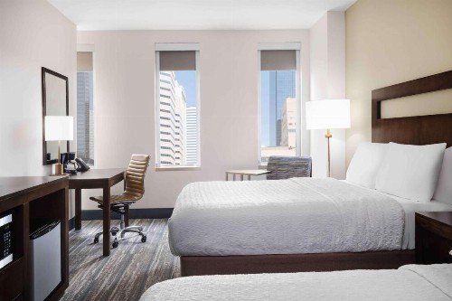 Hampton Inn & Suites Denver Downtown Convention Center - image 3