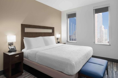 Hampton Inn & Suites Denver Downtown Convention Center - image 32