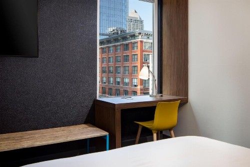 Aloft Denver Downtown - image 4