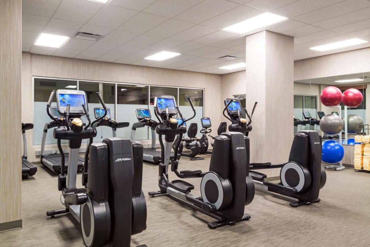 Hyatt House Denver/Downtown - image 2