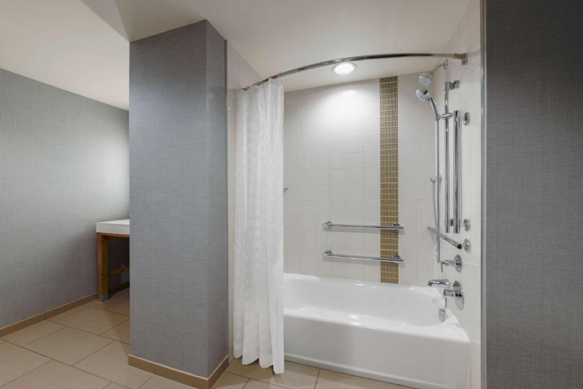 Hyatt Place Denver Downtown - image 3