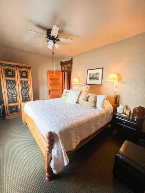 Off Broadway B & B - image 4