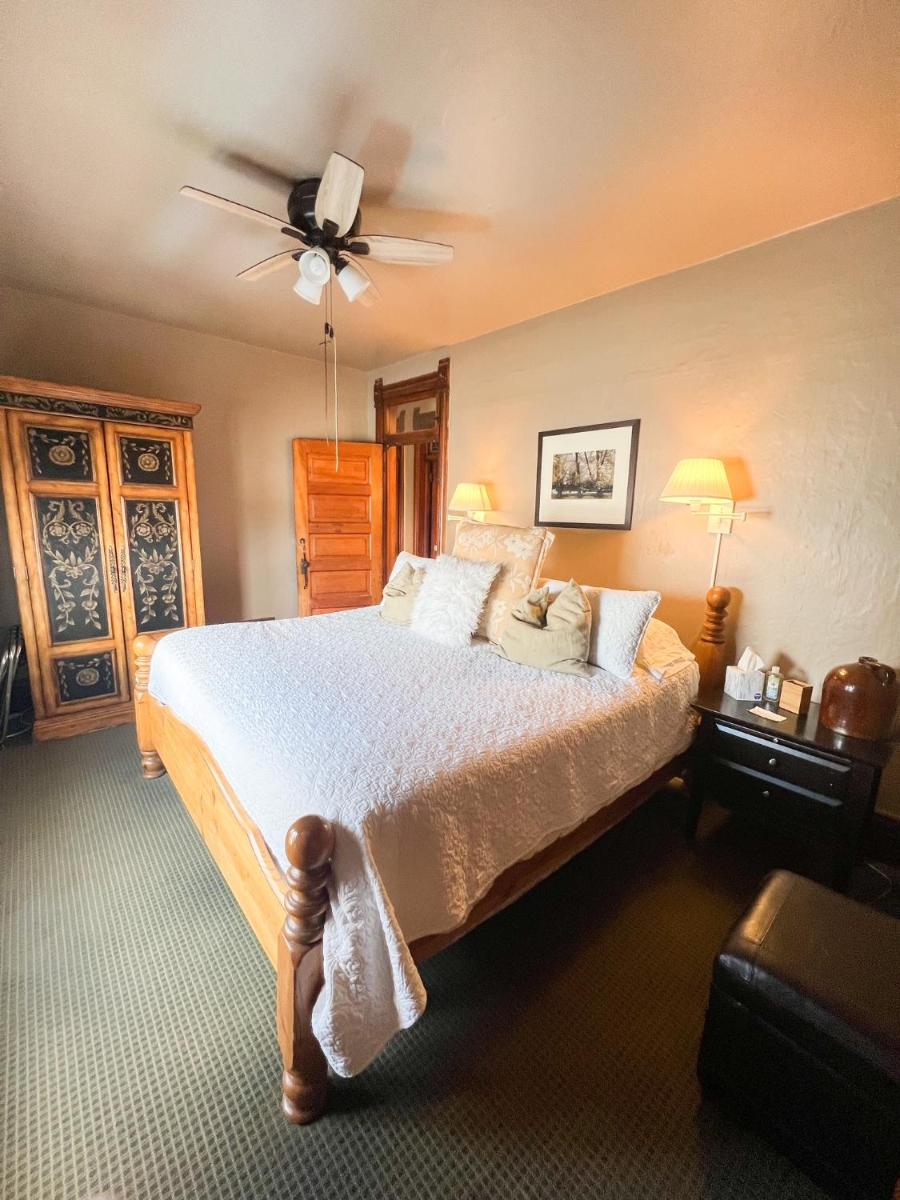 Off Broadway B & B - image 4
