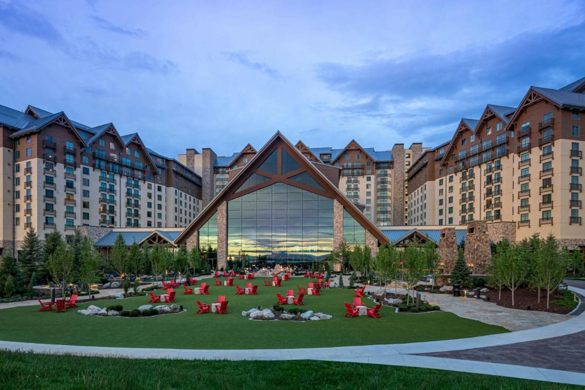Gaylord Rockies Resort & Convention Center - image 4