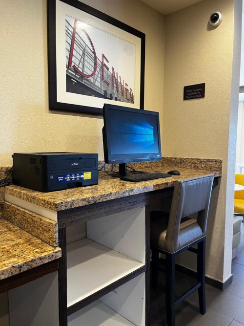 Comfort Suites Denver International Airport - image 22