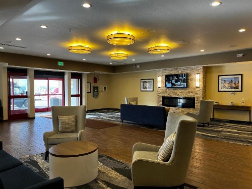 Comfort Suites Denver International Airport - image 35