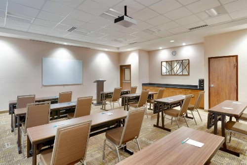 Fairfield Inn & Suites by Marriott Denver West/Federal Center - image 10