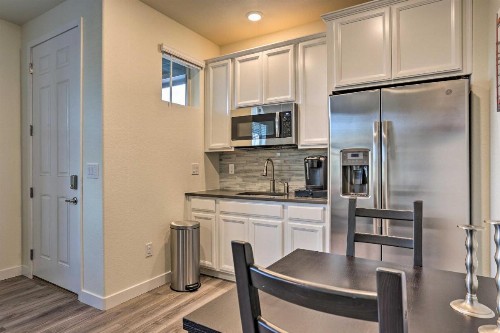 Modern Stapleton House Drink Dine Shop! - image 10
