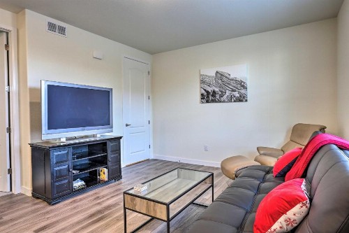 Modern Stapleton House Drink Dine Shop! - image 12
