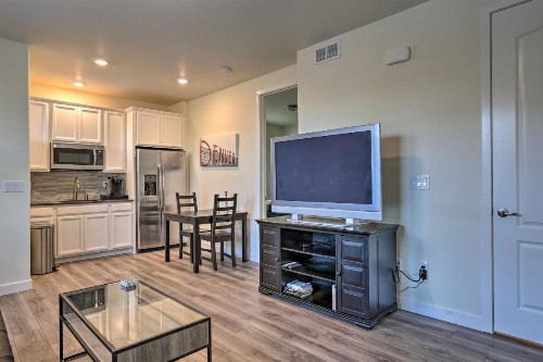 Modern Stapleton House Drink Dine Shop! - image 3