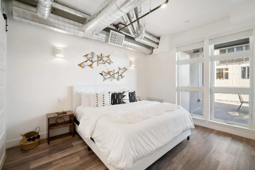 New Sleek Urban Cowboy Loft! Denver Skyline Views! - image 12