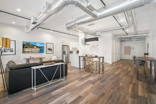 New Sleek Urban Cowboy Loft! Denver Skyline Views! - image 7