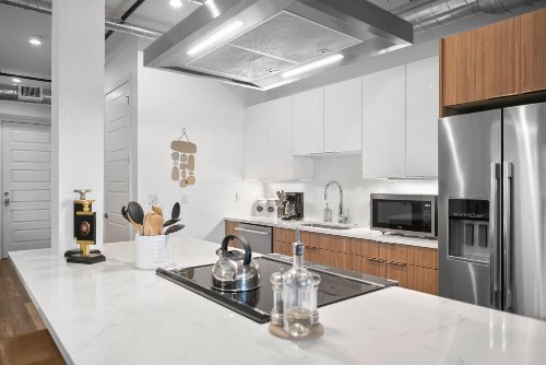New Stunning Modern loft in RiNo! Walk Everywhere! - image 6