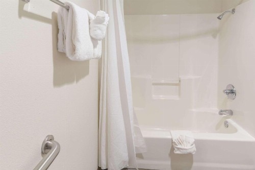 Travelodge by Wyndham Depoe Bay - image 12