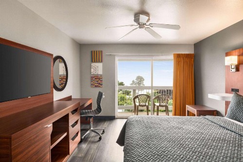Travelodge by Wyndham Depoe Bay - image 33
