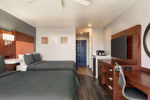 Travelodge by Wyndham Depoe Bay - image 43