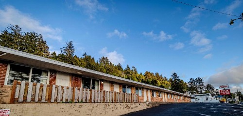 Four Winds Motel - image 13