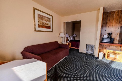 Four Winds Motel - image 20