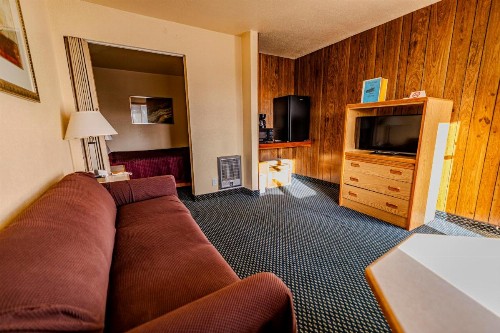 Four Winds Motel - image 23