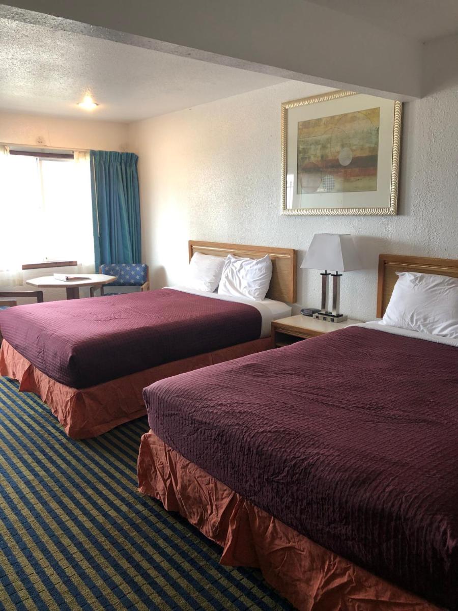 Four Winds Motel - image 3