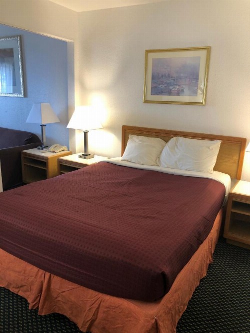 Four Winds Motel - image 5
