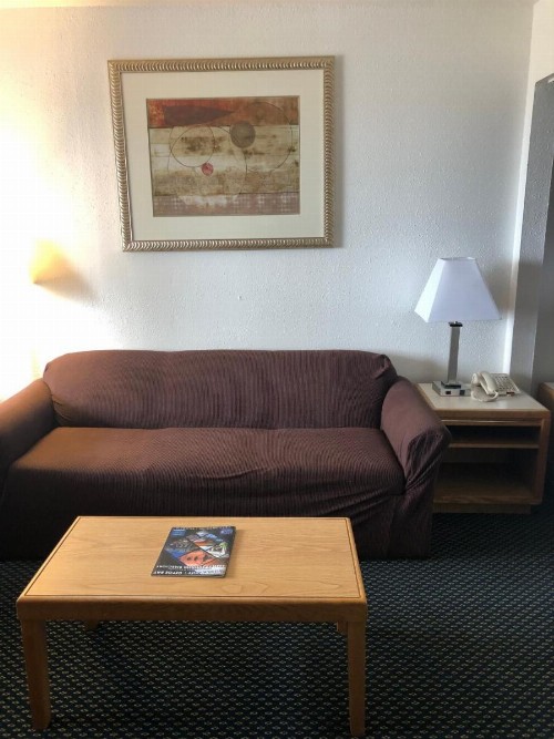 Four Winds Motel - image 7