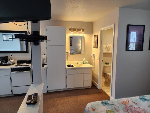 Inn at Arch Rock - image 28