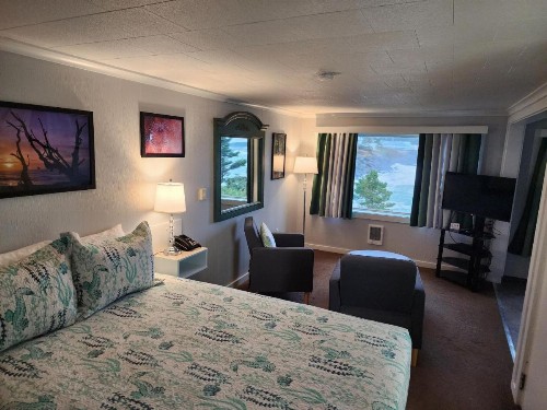 Inn at Arch Rock - image 38