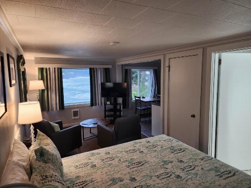Inn at Arch Rock - image 39