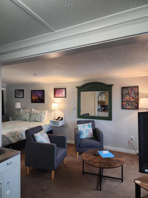 Inn at Arch Rock - image 43