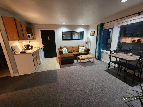 Inn at Arch Rock - image 7
