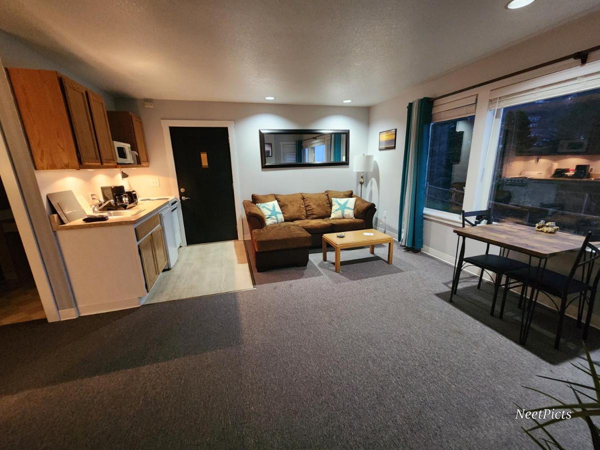 Inn at Arch Rock - image 7