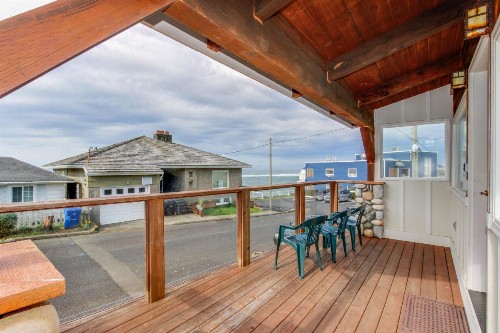Depoe Bay Delight - image 12