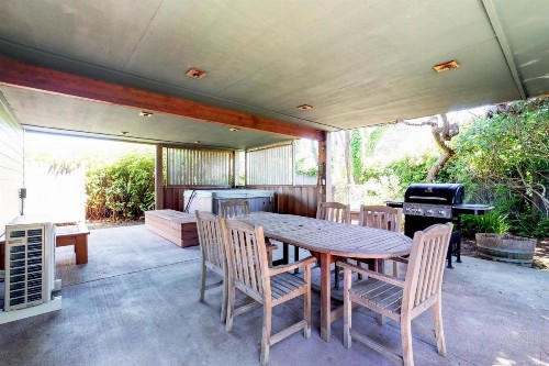 Seabreeze Retreat - image 7