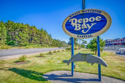 Depoe Bay Whalehouse - image 19