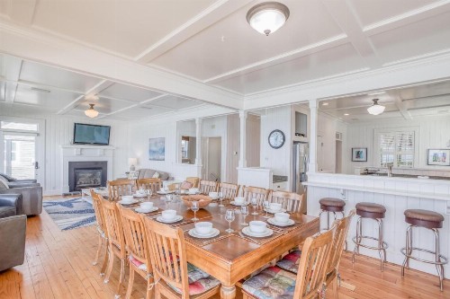 SeaGlass Cottage - image 10