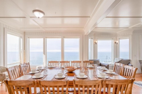 SeaGlass Cottage - image 12