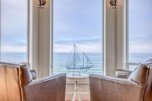 SeaGlass Cottage - image 17