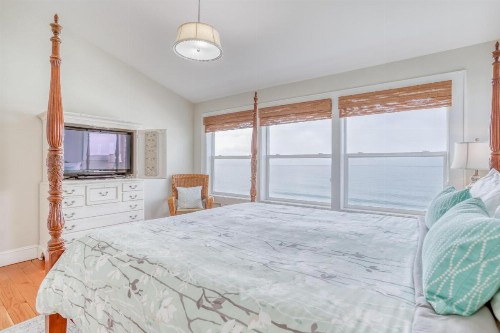 SeaGlass Cottage - image 19