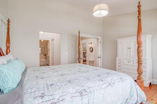 SeaGlass Cottage - image 22