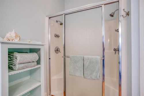 SeaGlass Cottage - image 23